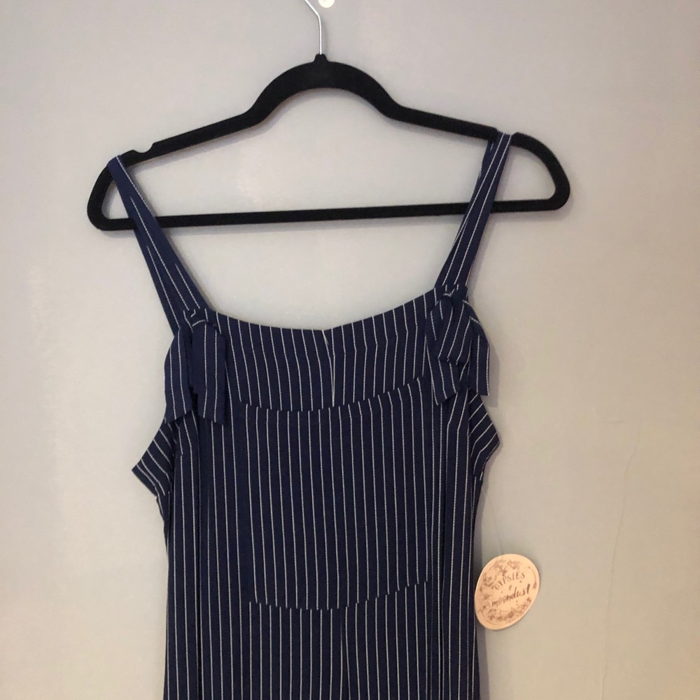 Jump-Suit - Picture 3 of 4
